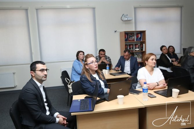 Direktorlar üçün təlimlər keçirilir