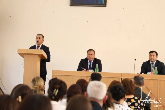 Təhsil müəssisələrinin rəhbərləri ilə görüş keçirilib