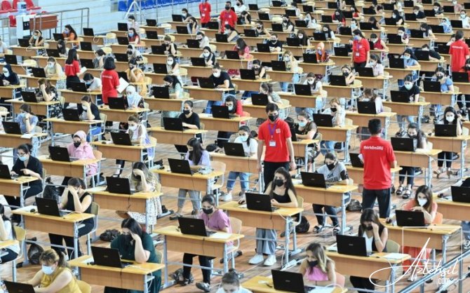 Təkrar sertifikatlaşdırma imtahanında iştirak edən müəllimlərlə bağlı məlumat
