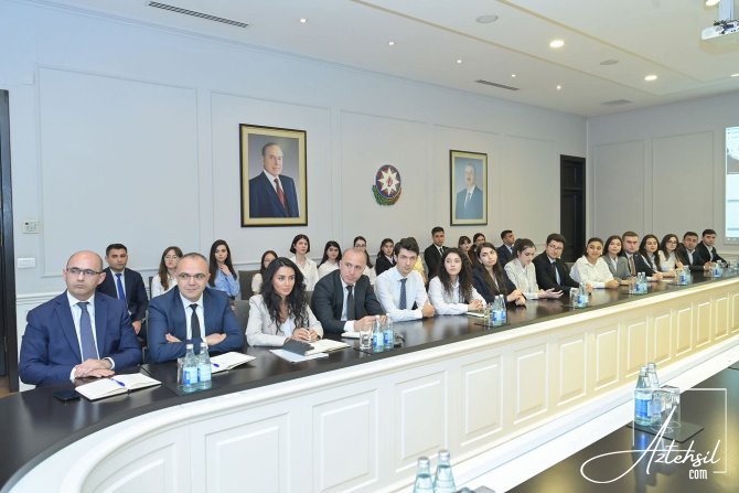 Nazir “Maarifçi”lərlə görüşüb