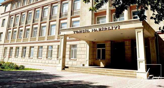 ETN- i tələbə adını qazanan abituriyentləri təbrik edib