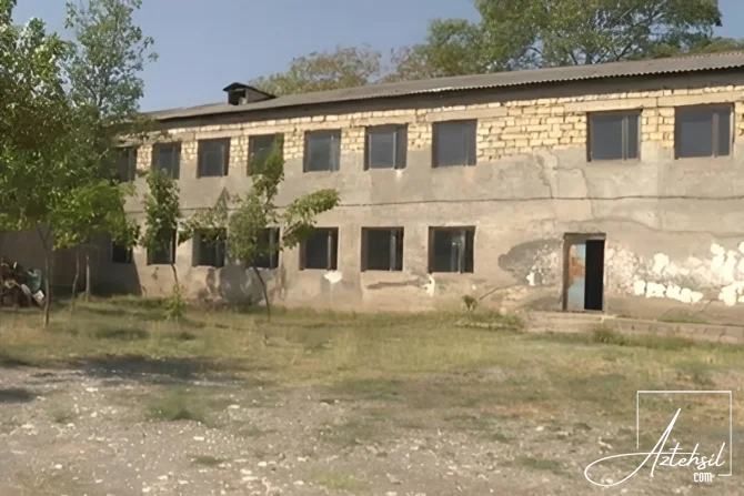 500 şagirdin təhsil aldığı qəzalı məktəblə bağlı AÇIQLAMA