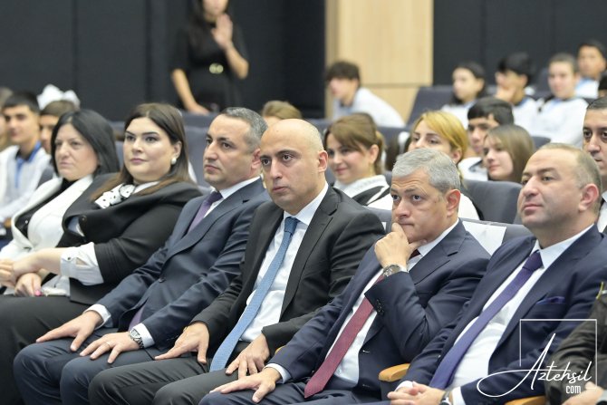 Nazir Bilik Gününü Şuşa şəhəri 1 nömrəli tam orta məktəbdə qeyd edib