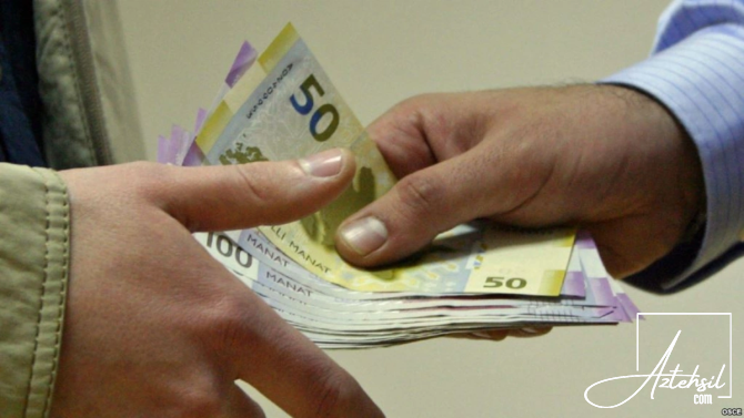 1077 ailənin iki, 24 ailənin isə üç üzvü təhsil krediti ilə oxuyur