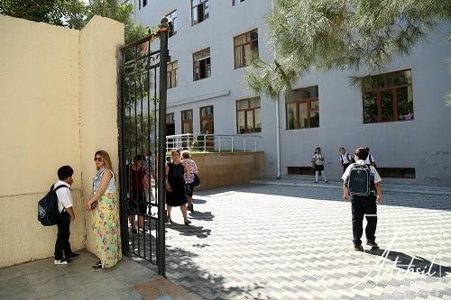 Müəllim direktor tərəfindən döyüldüyünü iddia edib