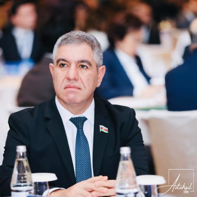 "Müəllimlərin orta aylıq əməkhaqqı çox AŞAĞIDIR"