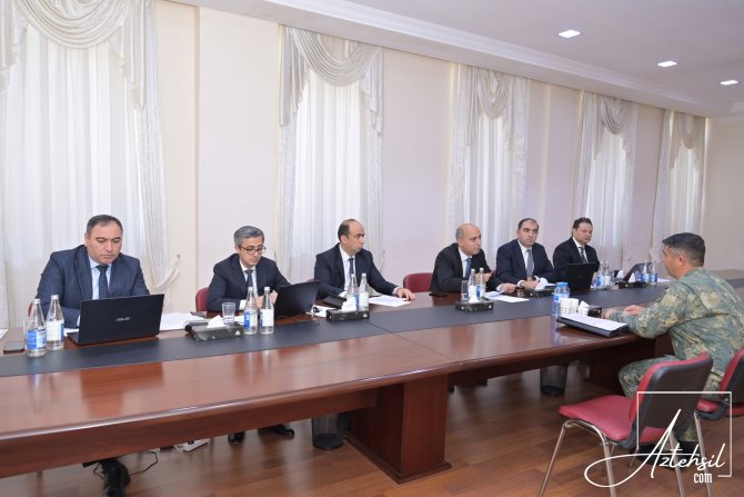 Elm və təhsil naziri Salyanda vətəndaşları qəbul edib