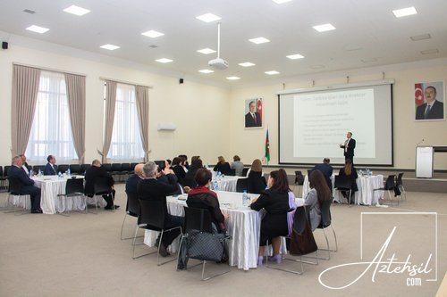 Peşə təhsili müəssisələrində tərbiyəvi işin təşkili ilə bağlı təlim keçirilib