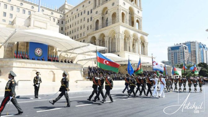 Parad saat 1-də BAŞLAYACAQ