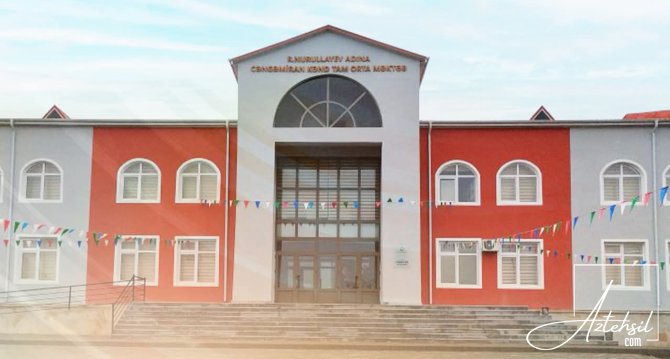 Yenilənən məktəblərdən biri