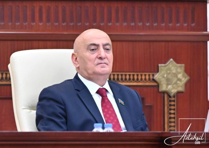 Peşəkar direktorlar təhsildə problemləri qaydasına qoymağı bacarandır