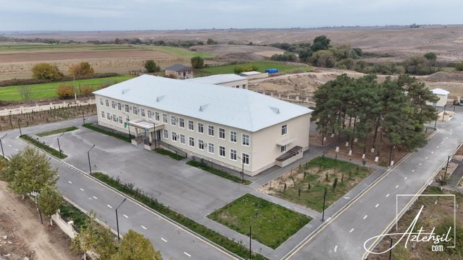 Bölgələrdə təhsil infrastrukturu yenilənməyə davam edir