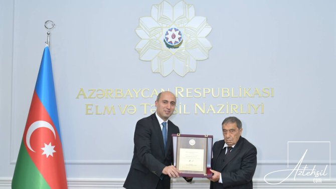 Emin Əmrullayev yüksək dövlət təltiflərinə layiq görülmüş alimlərlə görüşüb